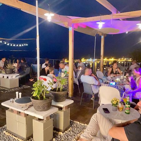 Sunset Art Beach Front Hotel เชอร์โนโมเรทส์ ภายนอก รูปภาพ