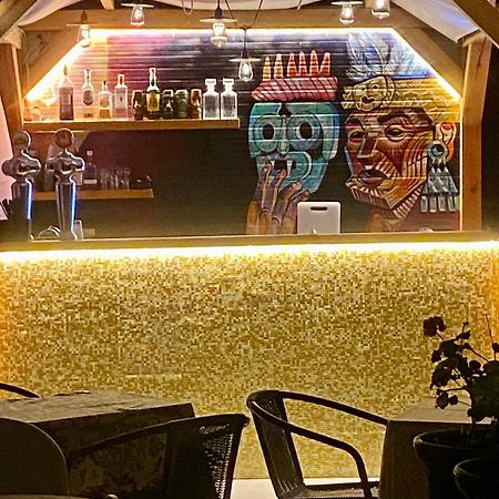 Sunset Art Beach Front Hotel เชอร์โนโมเรทส์ ภายนอก รูปภาพ