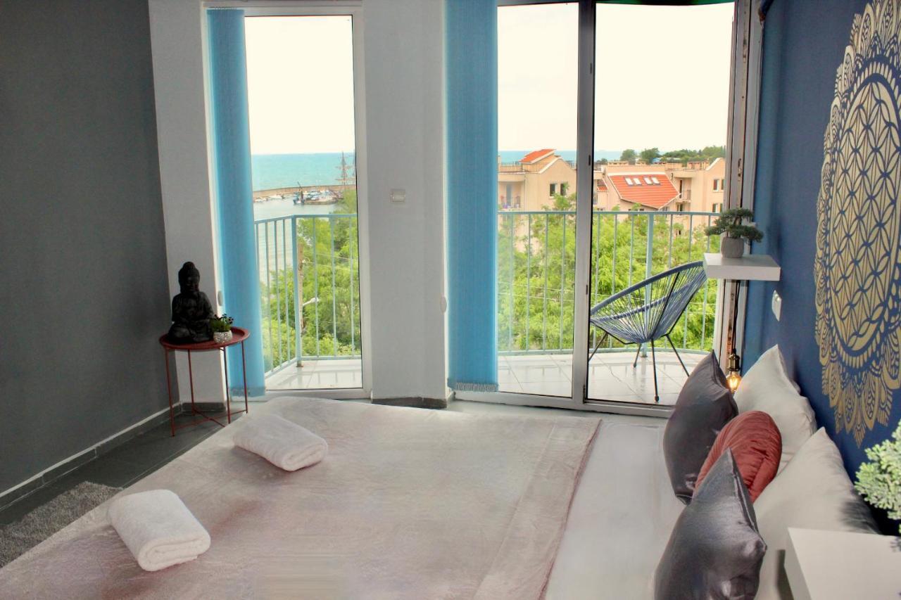 Sunset Art Beach Front Hotel เชอร์โนโมเรทส์ ภายนอก รูปภาพ