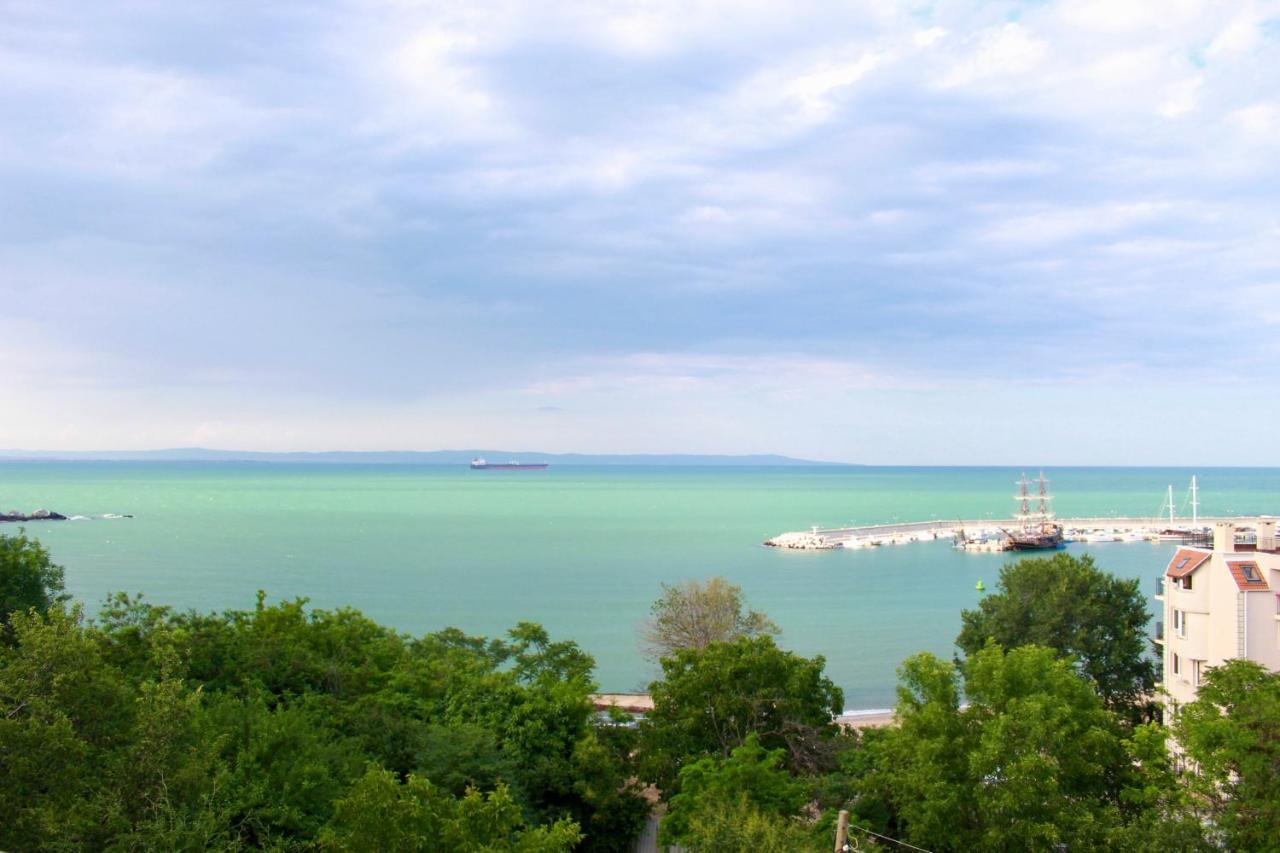 Sunset Art Beach Front Hotel เชอร์โนโมเรทส์ ภายนอก รูปภาพ