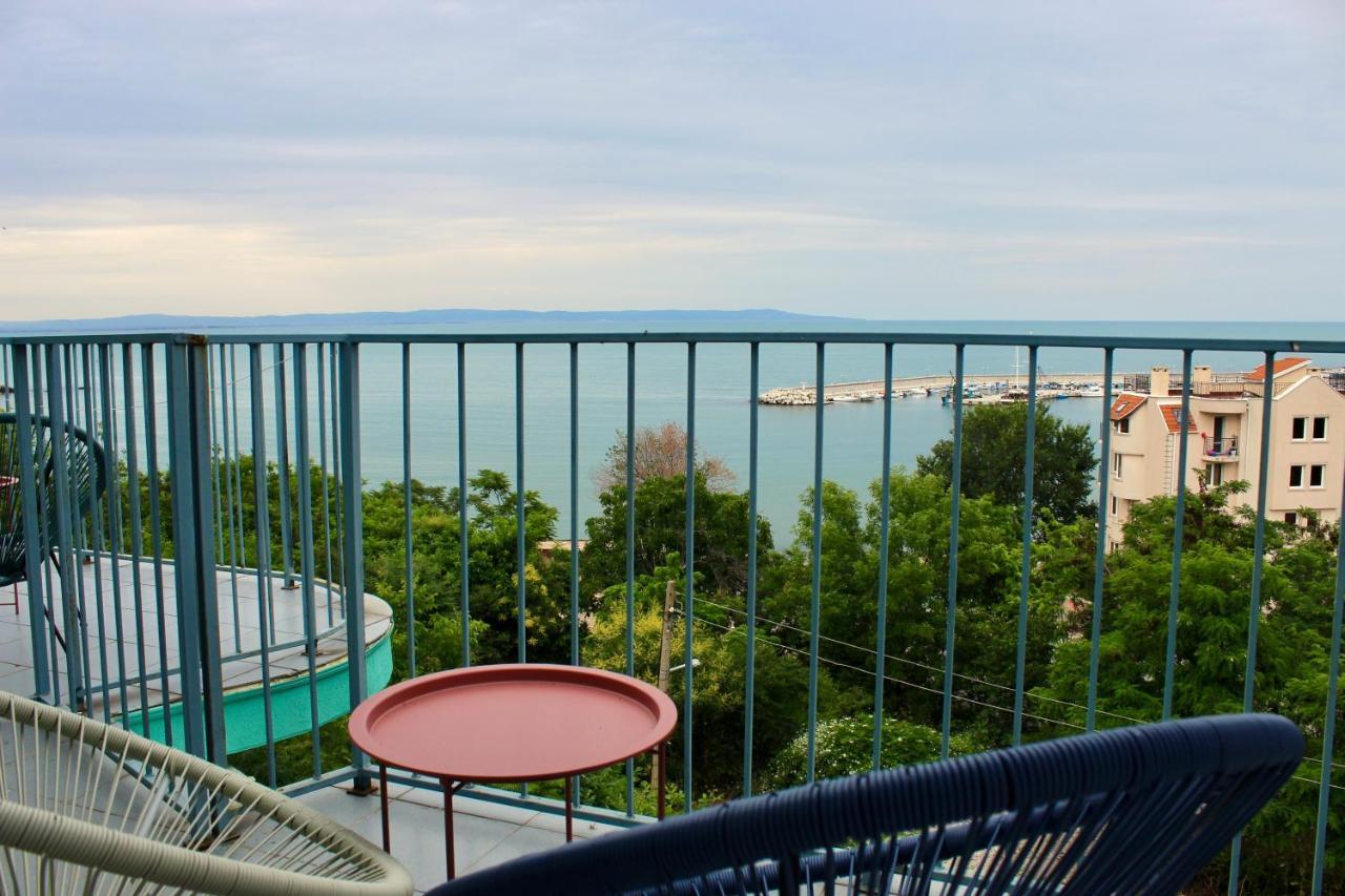 Sunset Art Beach Front Hotel เชอร์โนโมเรทส์ ภายนอก รูปภาพ